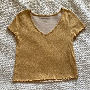 American Eagle V-neck Top🌻🌙🌼🐝
